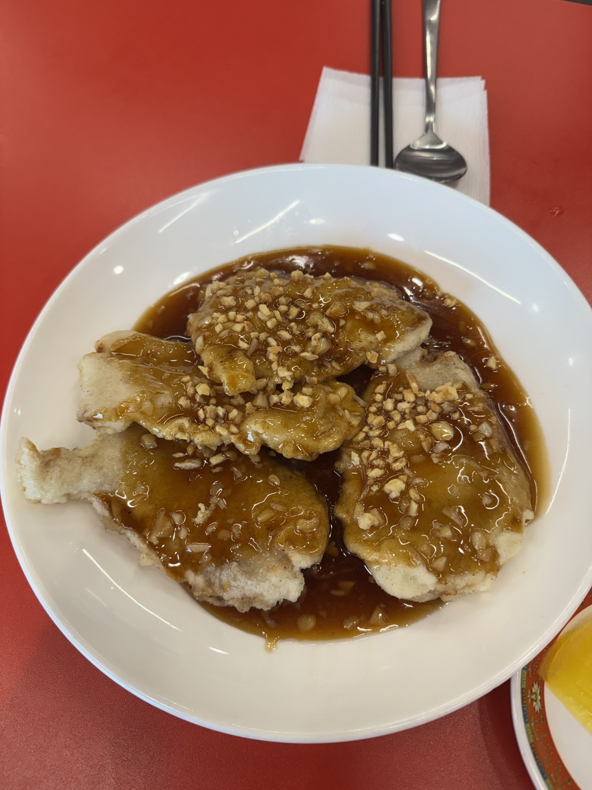 통으로 나온 마늘 후레이크 찹쌀탕수육