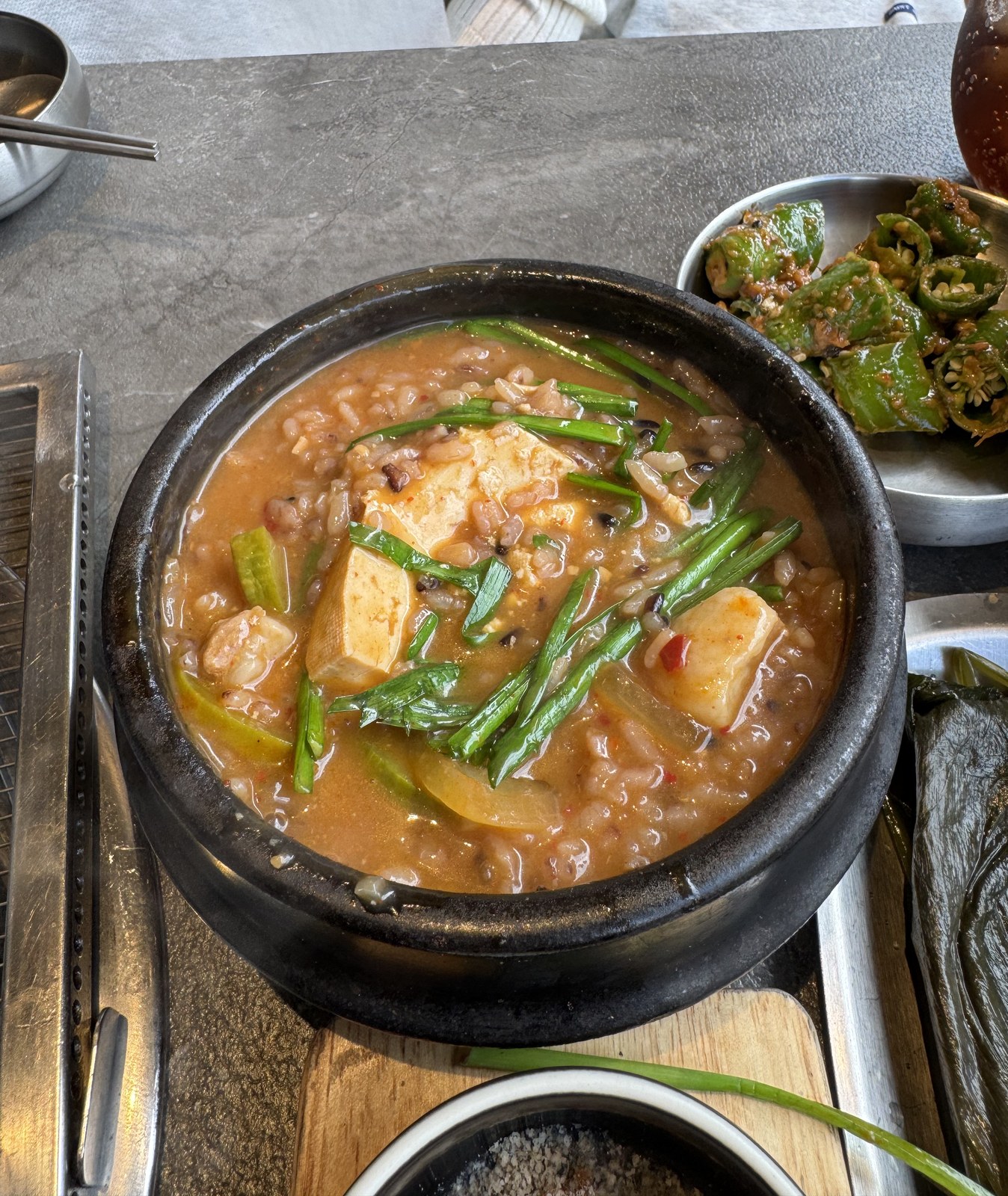 돈멜 보정직영점 끓고 난 된장술밥