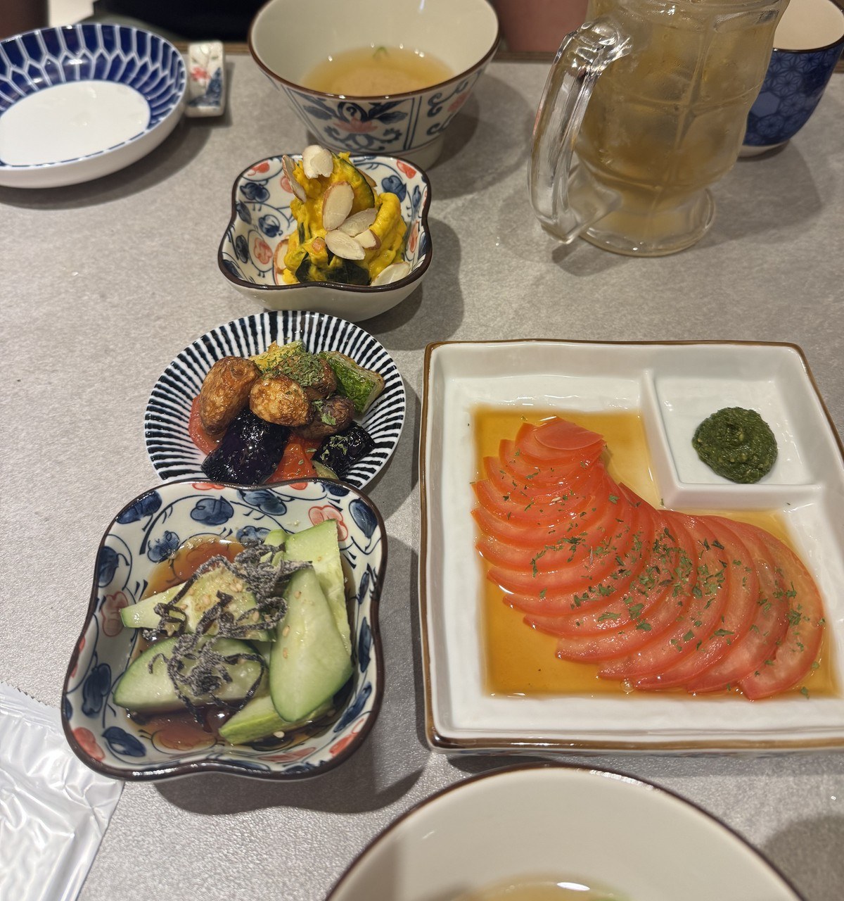토마토와 오이무침, 단호박이 깔린 영통 카미참치 스끼다시 상차림