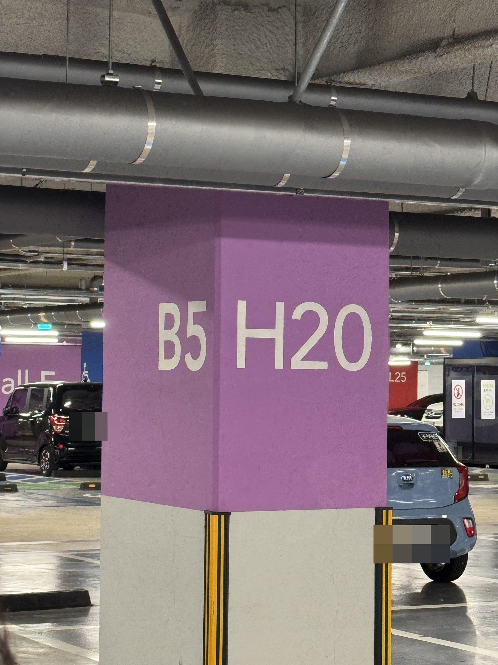 스타필드 수원 지하주차장 B5 기둥